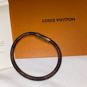 AUTH. Louis Vuitton Keep It Bracelet - Gold